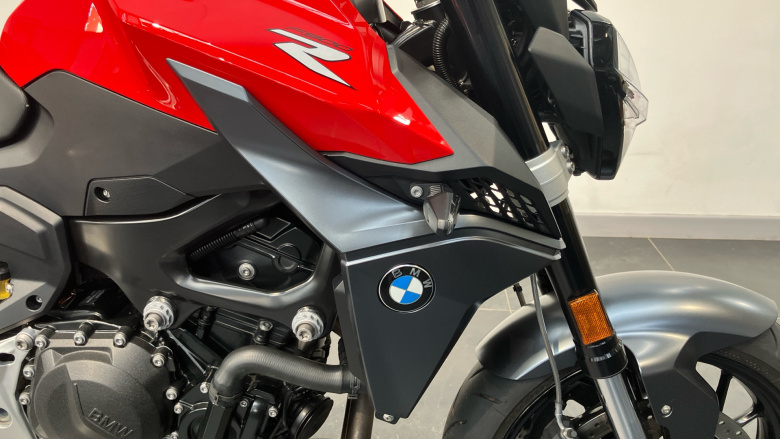 BMW F900 R
